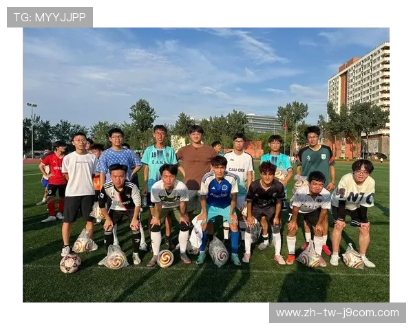 以足球左右摇摆进球展现灵动技巧的赛场震撼精彩瞬间全景集锦画面