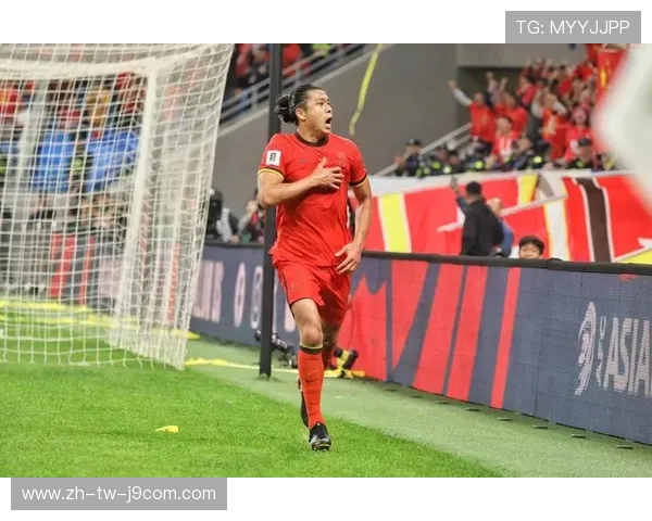 聚焦足球赛场退场风波背后的规则争议与情绪博弈多方立场交织之中